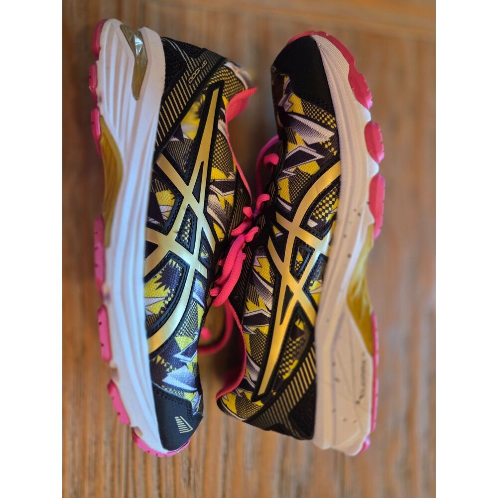Asics Gold Ribbon GT-1000 C622N Size 7 - See last 3 pics for small imperfection